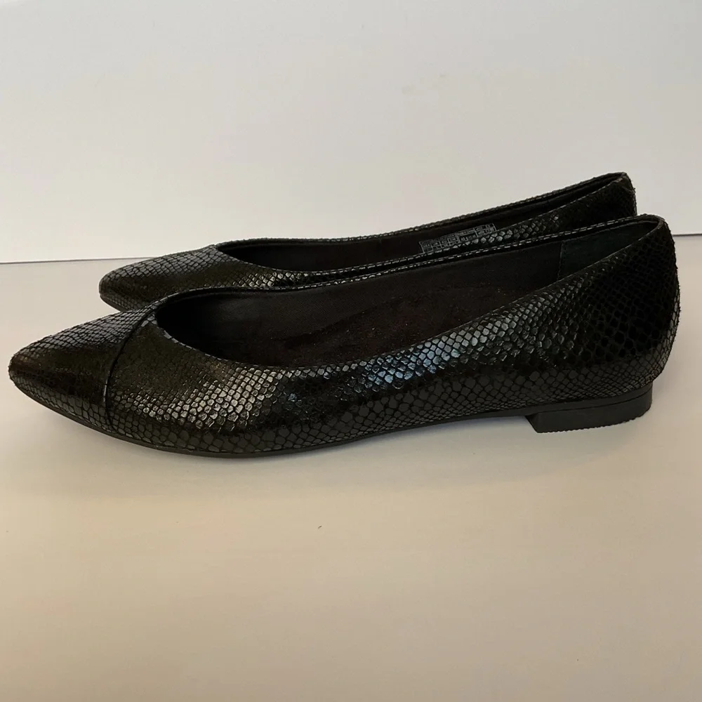 Vionic Shoes Cabello Black Snake Print Pointed Toe Flats Shoes Women's Size 7 - Picture 2 of 12